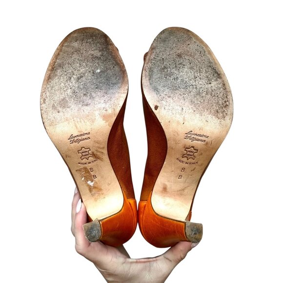 Butter by Nancy Geist Italian Leather Peep Toe Heels Orange Button Detail Size 8 - Picture 8 of 9